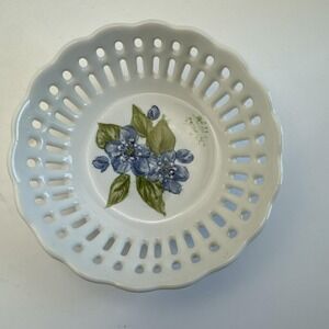 Vintage Small Signed Reticulated Floral Trinket Dish Bowl Hand-Painted‎ 1995